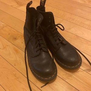 Dr. Martens classic boot